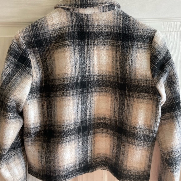 Cropped Shacket - Picture 5 of 8